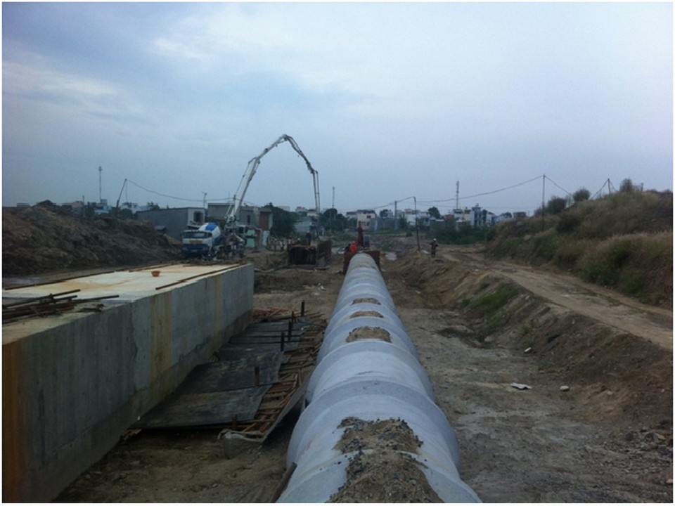 Thi cong lap cong trong Duong 28.jpg